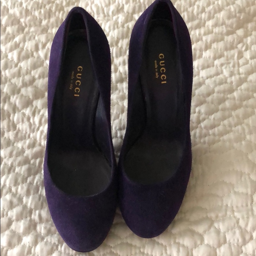 Gucci pumps - purple suede heels